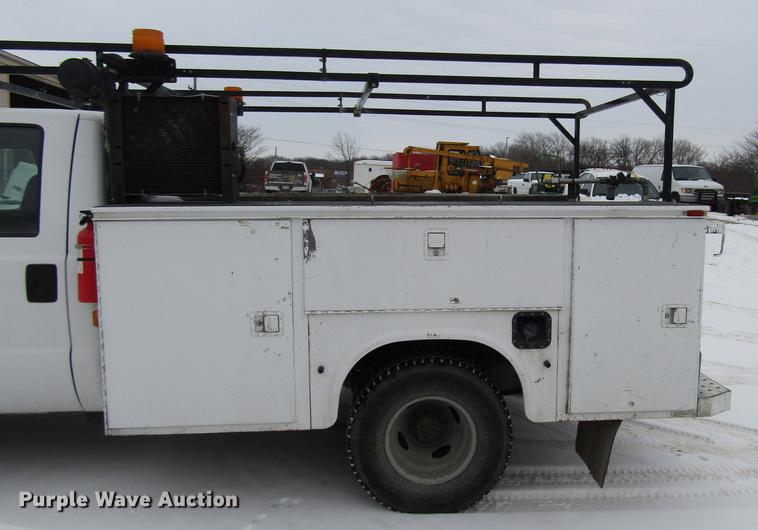 image for item DB6835 2004 Ford F350 Super Duty Crew Cab utility bed pickup truck