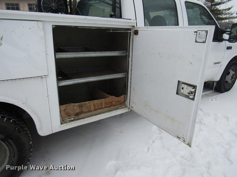 image for item DB6835 2004 Ford F350 Super Duty Crew Cab utility bed pickup truck