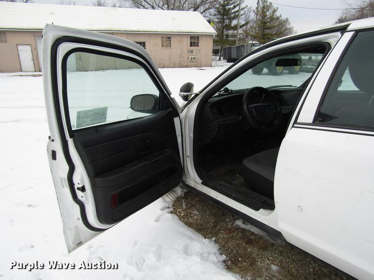 image for item DB6836 2011 Ford Crown Victoria Police Interceptor