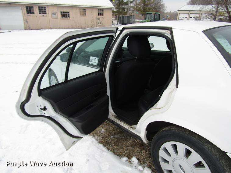 image for item DB6836 2011 Ford Crown Victoria Police Interceptor