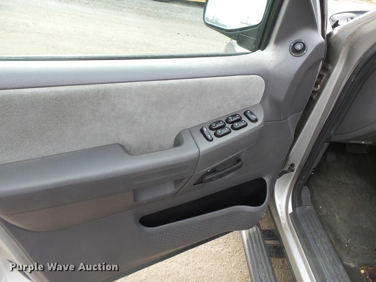 image for item DD2341 2005 Ford Explorer SUV