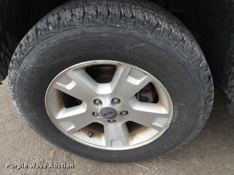 image for item DD2341 2005 Ford Explorer SUV