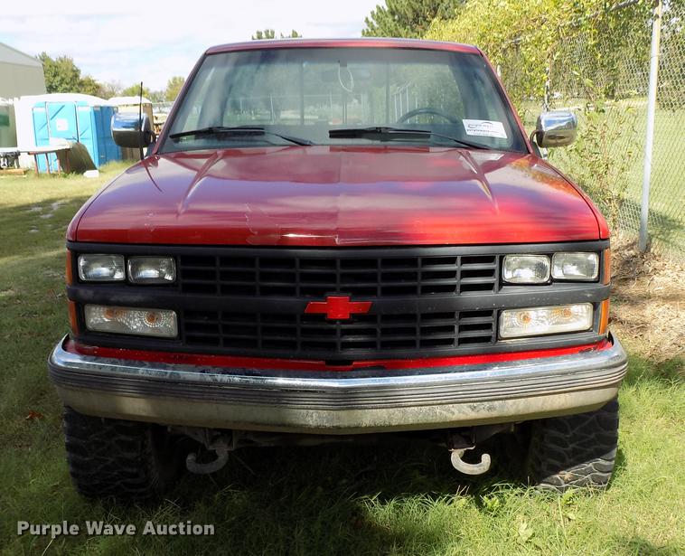 image for item DD3481 1988 Chevrolet K1500 pickup truck