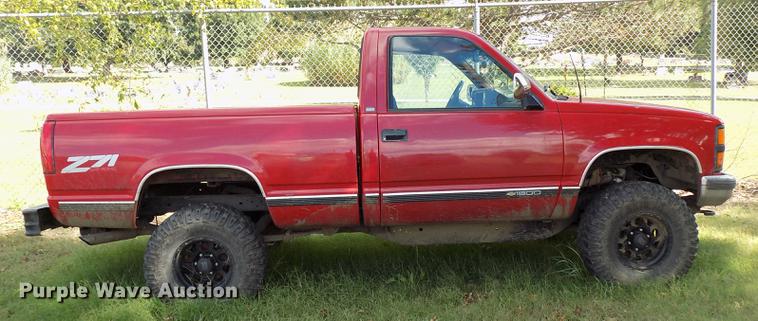 image for item DD3481 1988 Chevrolet K1500 pickup truck