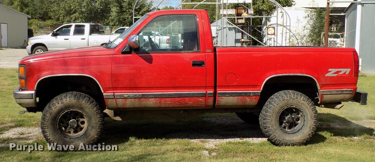 image for item DD3481 1988 Chevrolet K1500 pickup truck