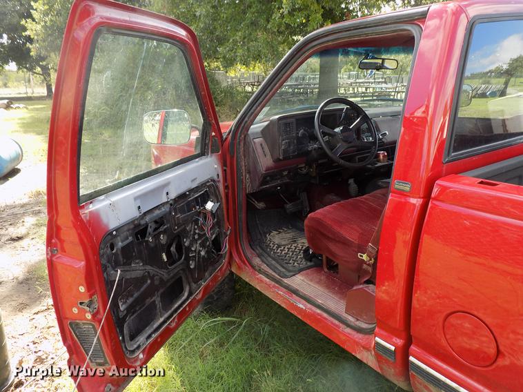 image for item DD3481 1988 Chevrolet K1500 pickup truck