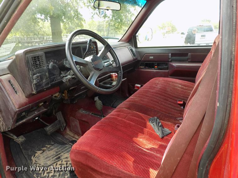 image for item DD3481 1988 Chevrolet K1500 pickup truck