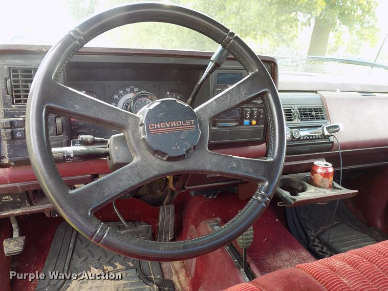 image for item DD3481 1988 Chevrolet K1500 pickup truck