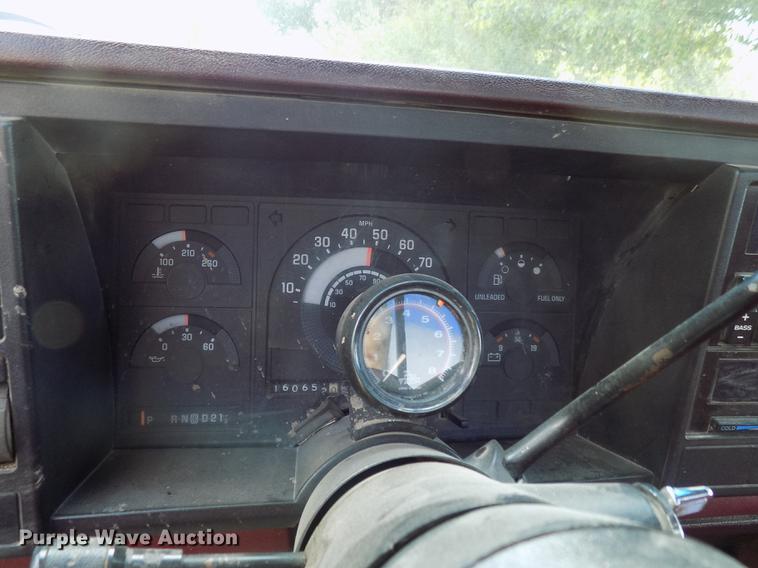 image for item DD3481 1988 Chevrolet K1500 pickup truck