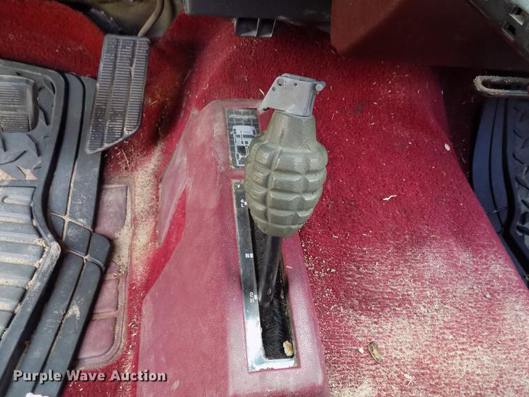 image for item DD3481 1988 Chevrolet K1500 pickup truck