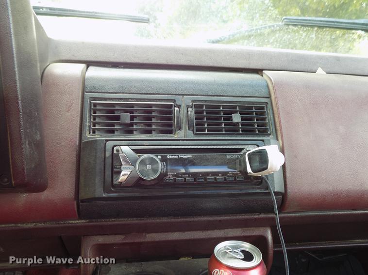 image for item DD3481 1988 Chevrolet K1500 pickup truck