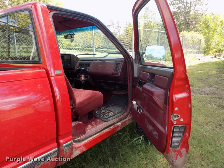 image for item DD3481 1988 Chevrolet K1500 pickup truck
