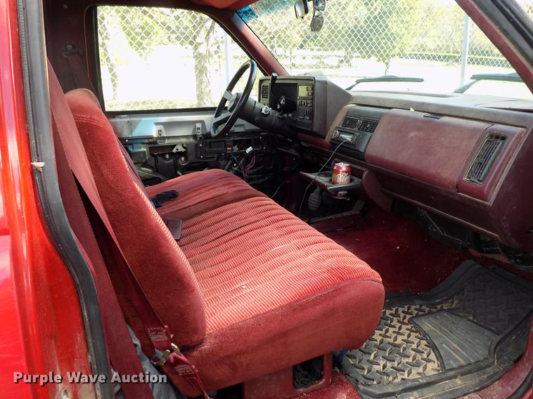 image for item DD3481 1988 Chevrolet K1500 pickup truck