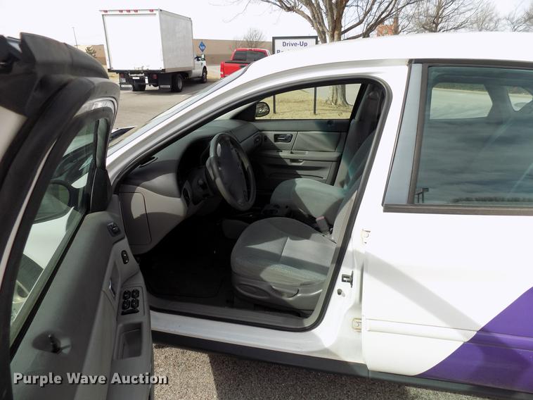 image for item DD3630 2002 Ford Taurus