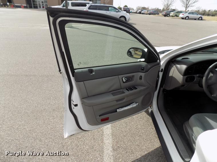 image for item DD3630 2002 Ford Taurus