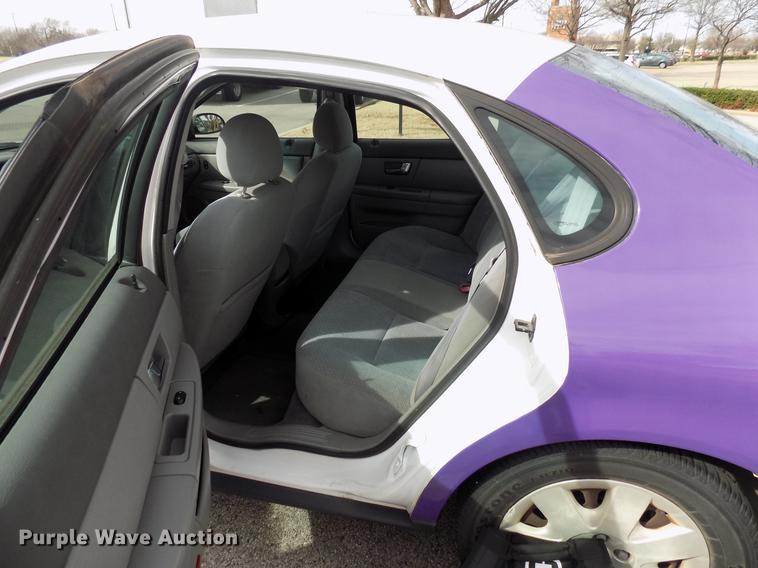 image for item DD3630 2002 Ford Taurus