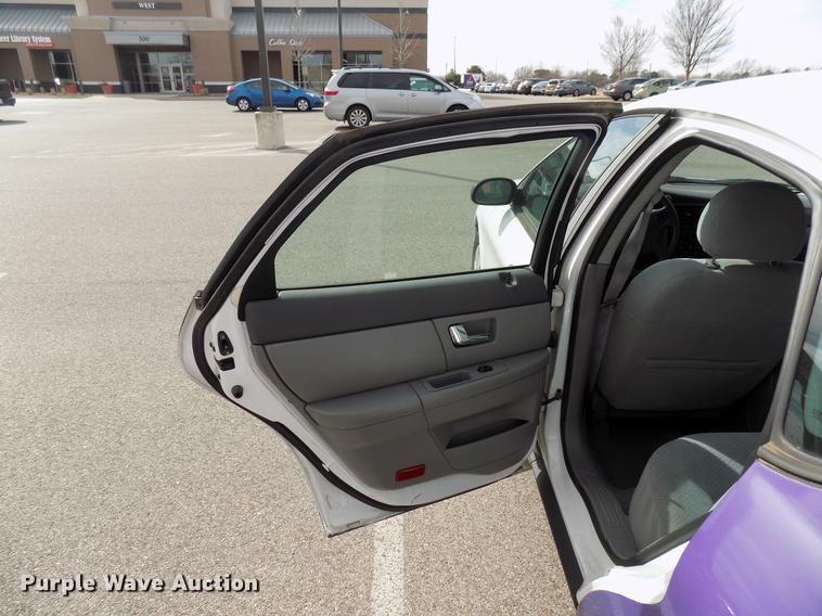 image for item DD3630 2002 Ford Taurus