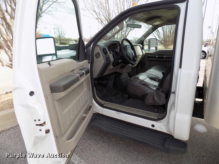 image for item DD3631 2010 Ford F350 Super Duty box truck