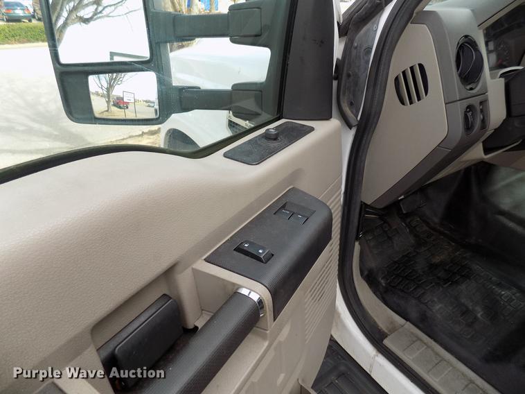 image for item DD3631 2010 Ford F350 Super Duty box truck