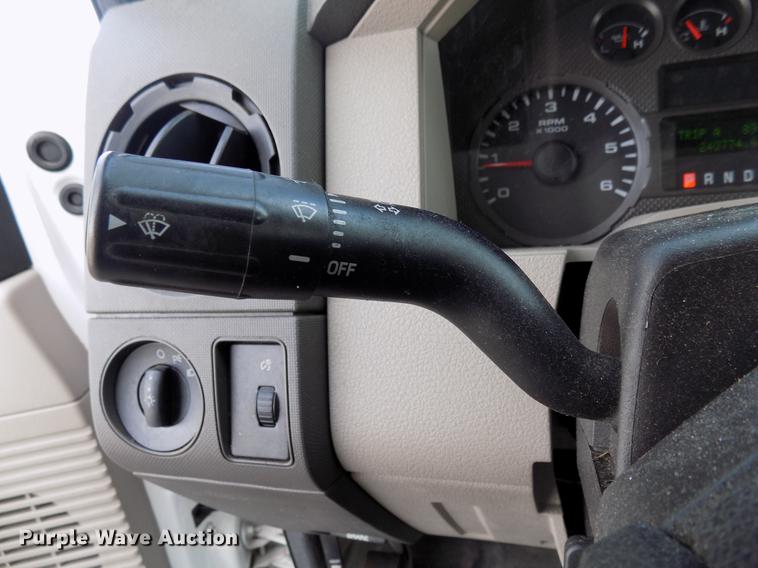 image for item DD3631 2010 Ford F350 Super Duty box truck