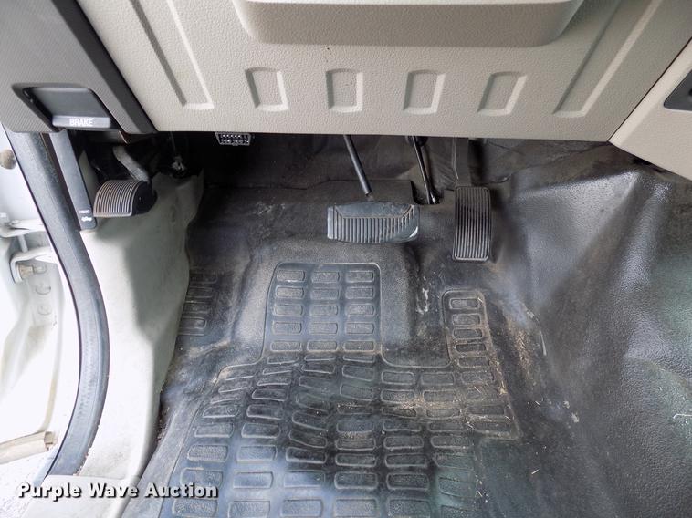 image for item DD3631 2010 Ford F350 Super Duty box truck