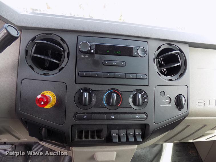 image for item DD3631 2010 Ford F350 Super Duty box truck