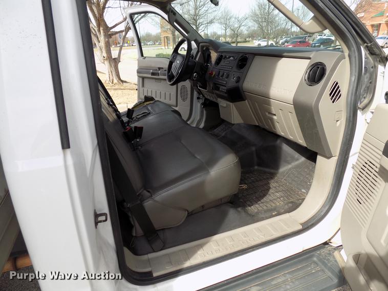 image for item DD3631 2010 Ford F350 Super Duty box truck