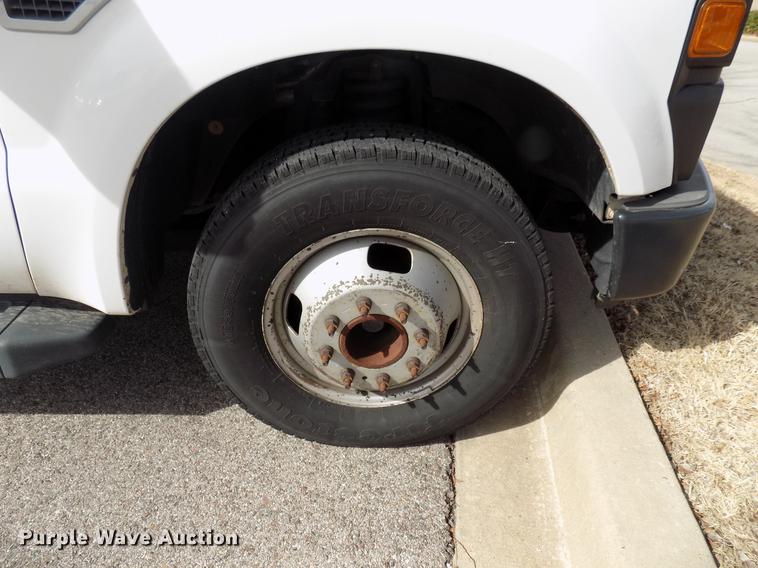 image for item DD3631 2010 Ford F350 Super Duty box truck