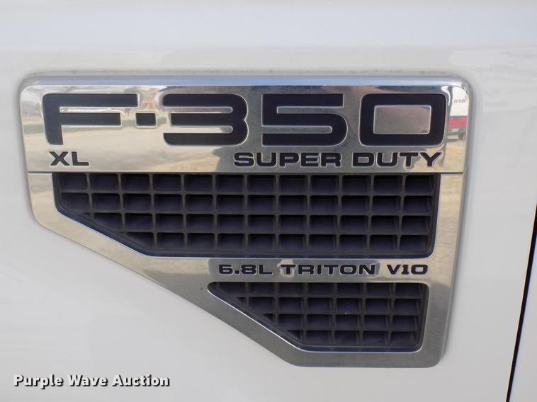 image for item DD3631 2010 Ford F350 Super Duty box truck