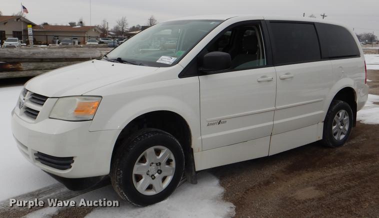 image for item DE0086 2009 Dodge Grand Caravan SE handicap accessible van
