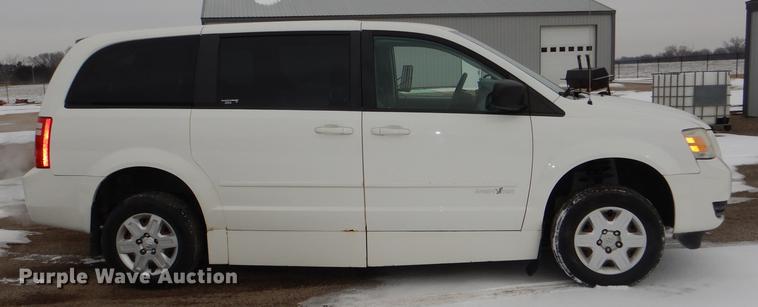 image for item DE0086 2009 Dodge Grand Caravan SE handicap accessible van