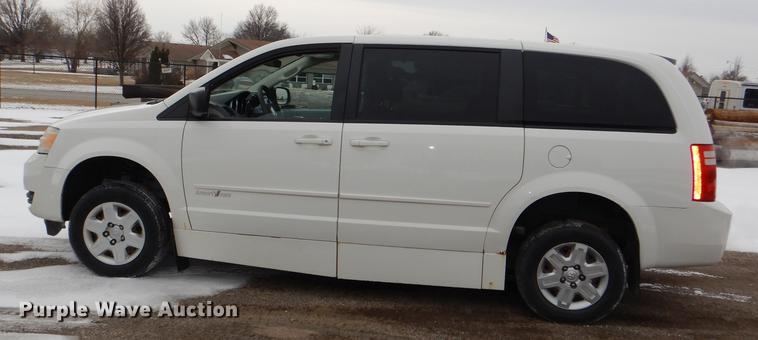 image for item DE0086 2009 Dodge Grand Caravan SE handicap accessible van