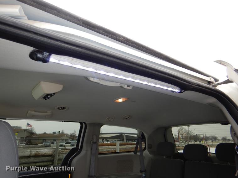 image for item DE0086 2009 Dodge Grand Caravan SE handicap accessible van