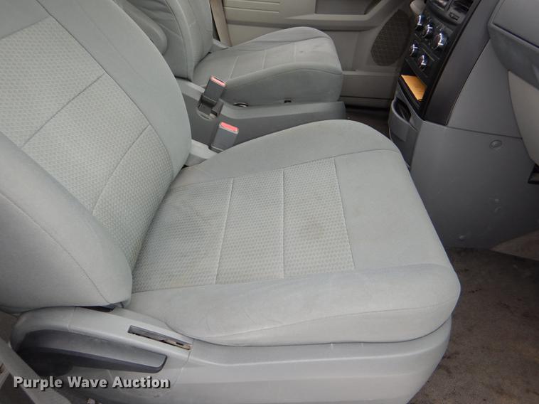 image for item DE0086 2009 Dodge Grand Caravan SE handicap accessible van