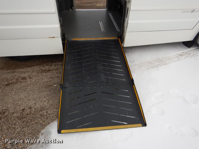 image for item DE0086 2009 Dodge Grand Caravan SE handicap accessible van