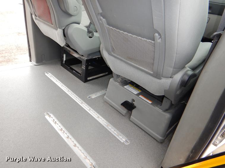 image for item DE0086 2009 Dodge Grand Caravan SE handicap accessible van