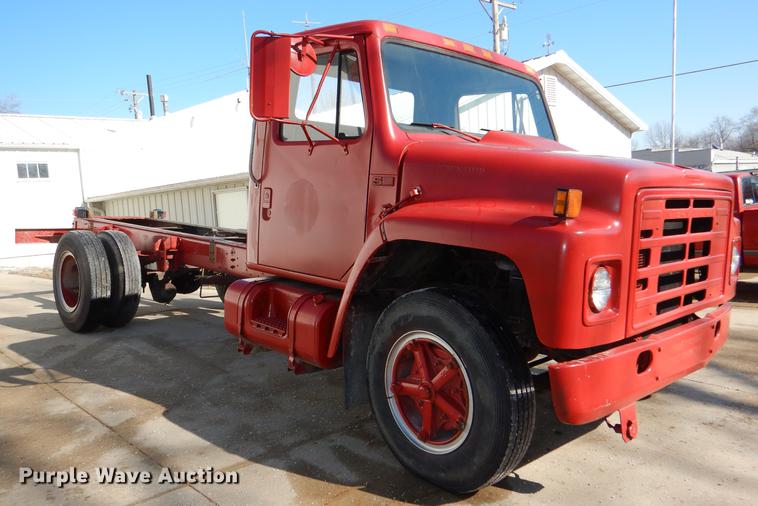 image for item DE0093 1986 International S1600 truck cab and chassis