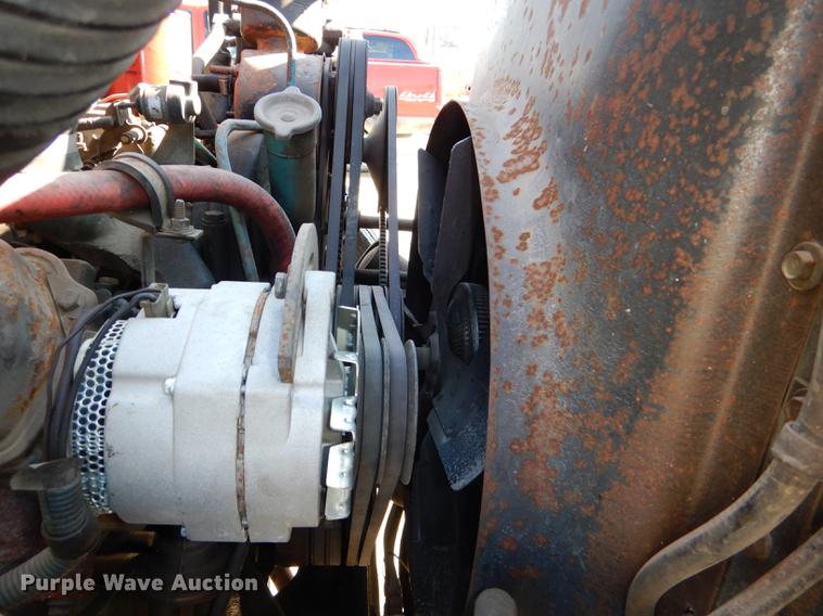 image for item DE0093 1986 International S1600 truck cab and chassis