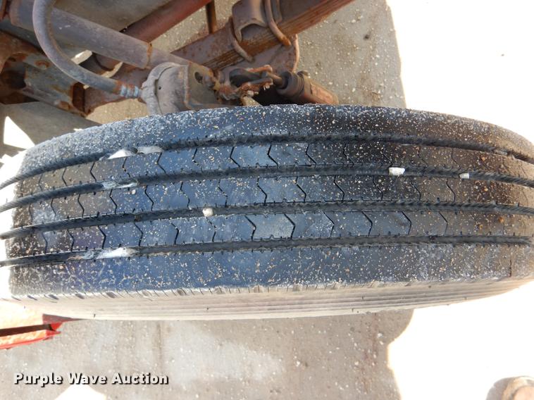 image for item DE0093 1986 International S1600 truck cab and chassis