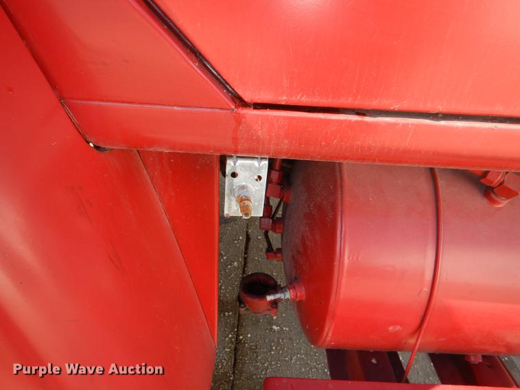 image for item DE0093 1986 International S1600 truck cab and chassis