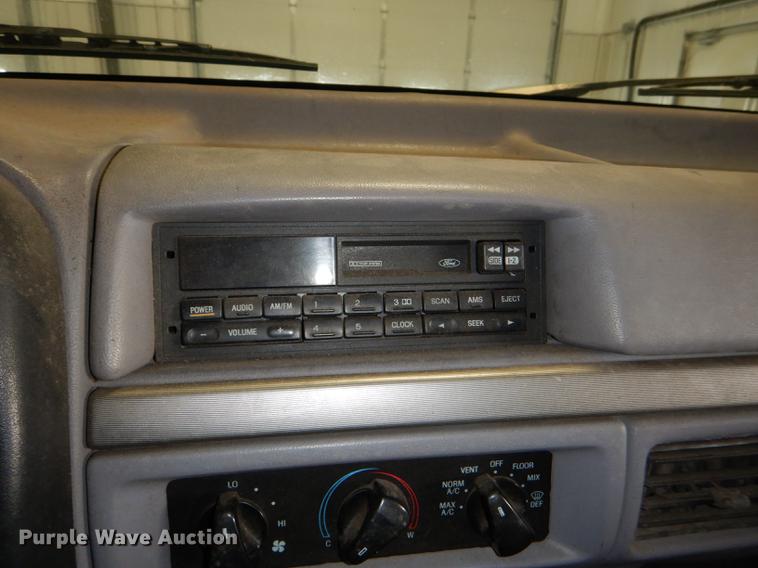 image for item DE0127 1994 Ford F350 XLT brush fire truck