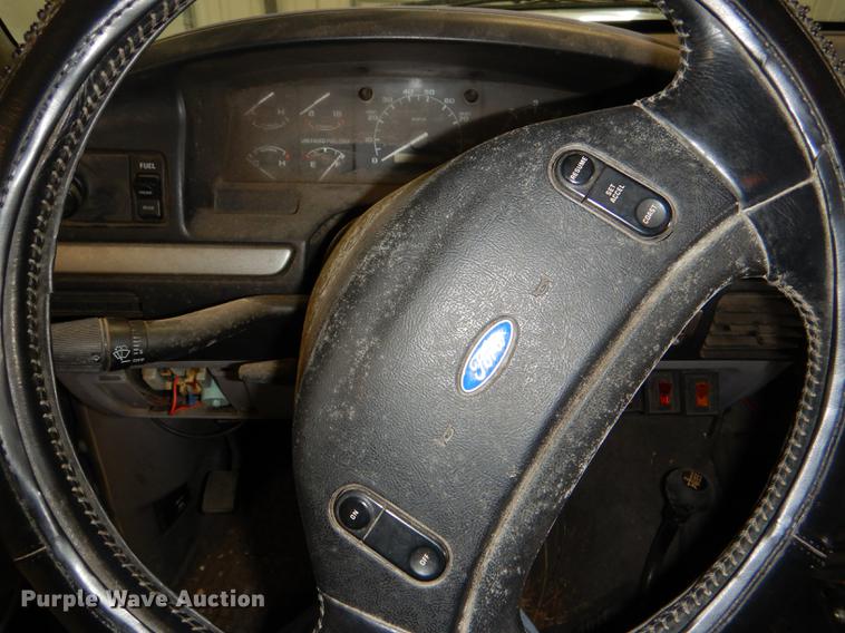 image for item DE0127 1994 Ford F350 XLT brush fire truck