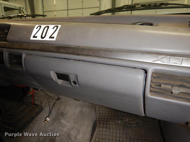 image for item DE0127 1994 Ford F350 XLT brush fire truck