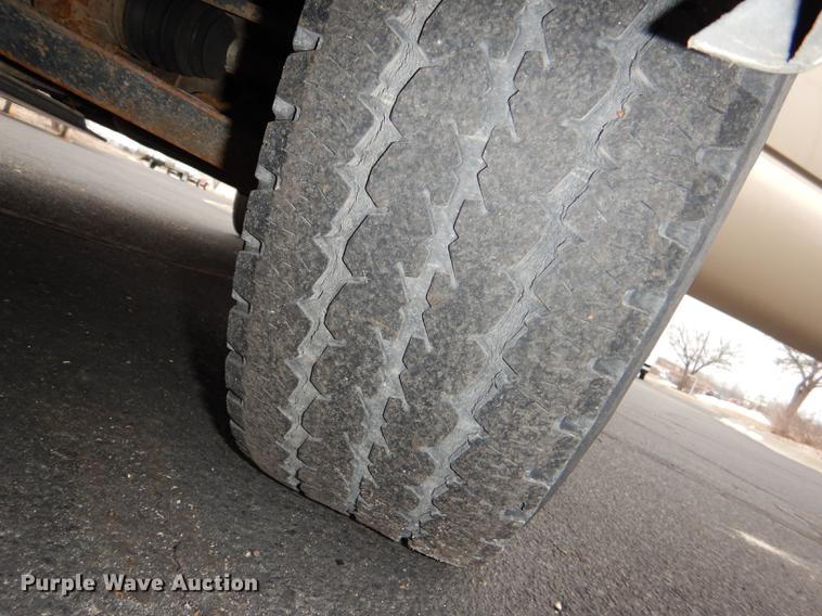 image for item DE0133 2004 Chevrolet Silverado 1500 pickup truck