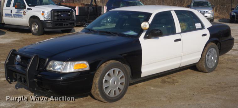 image for item DE3391 2011 Ford Crown Victoria Police Interceptor