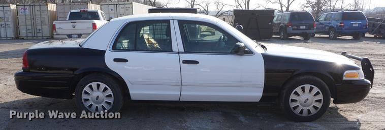 image for item DE3391 2011 Ford Crown Victoria Police Interceptor