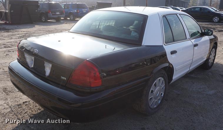 image for item DE3391 2011 Ford Crown Victoria Police Interceptor