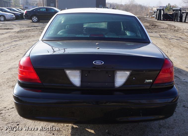 image for item DE3391 2011 Ford Crown Victoria Police Interceptor