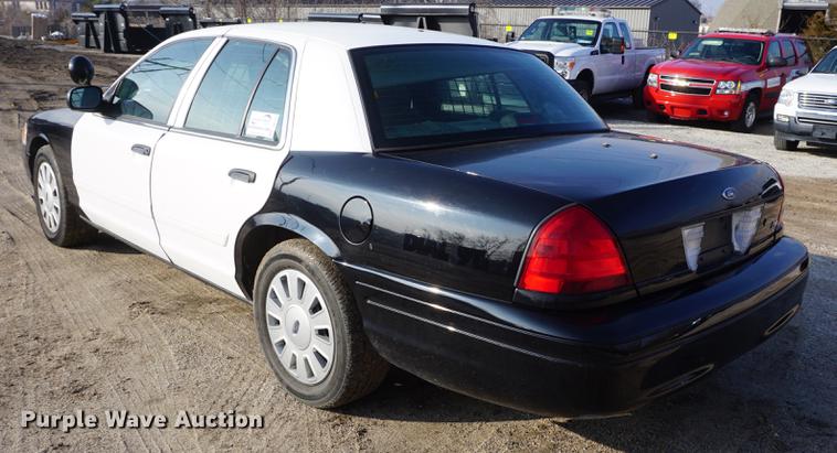 image for item DE3391 2011 Ford Crown Victoria Police Interceptor