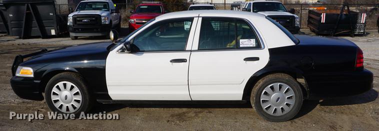 image for item DE3391 2011 Ford Crown Victoria Police Interceptor
